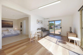 Lil Greenviews, studio room with queen bed, Warrnambool